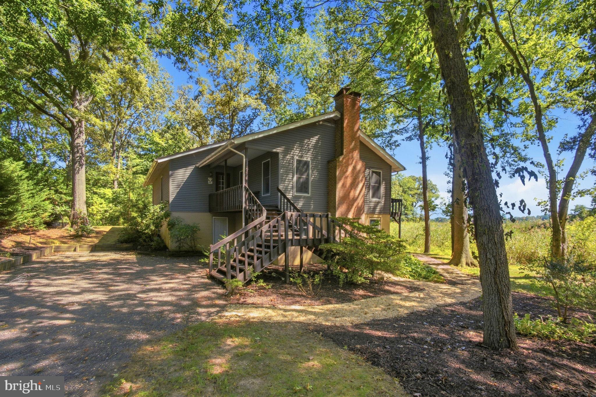 10 CEDAR CHASE COURT