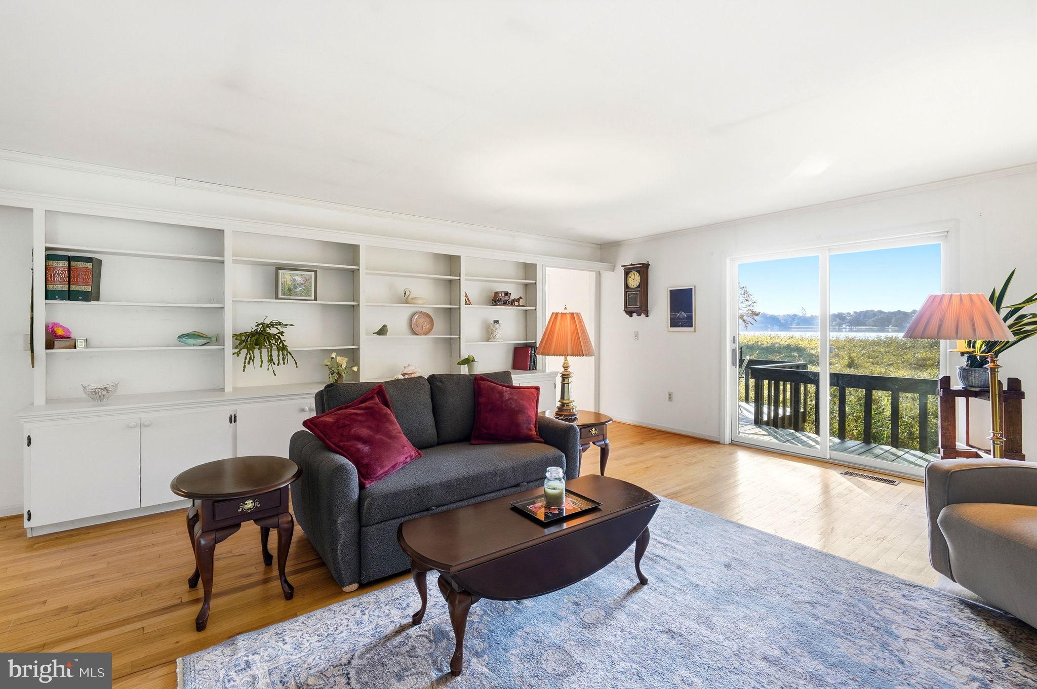 10 CEDAR CHASE COURT