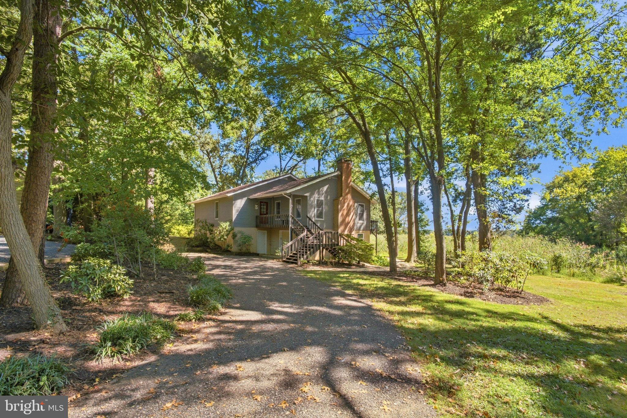 10 CEDAR CHASE COURT