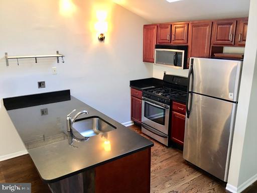 GRADUATE HOSPITAL - Residential Lease