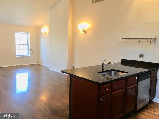 GRADUATE HOSPITAL - Residential Lease