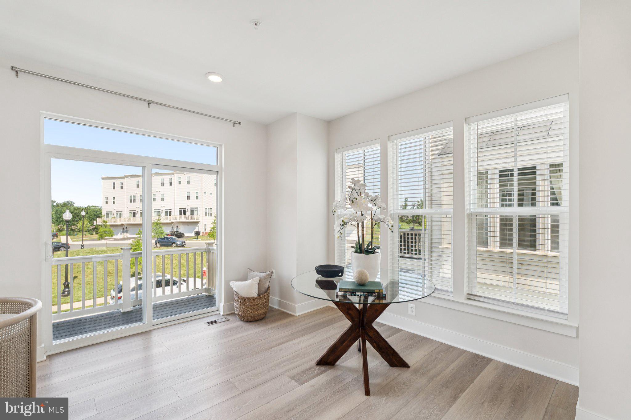 23162 HORSESHOE TRAIL SQUARE