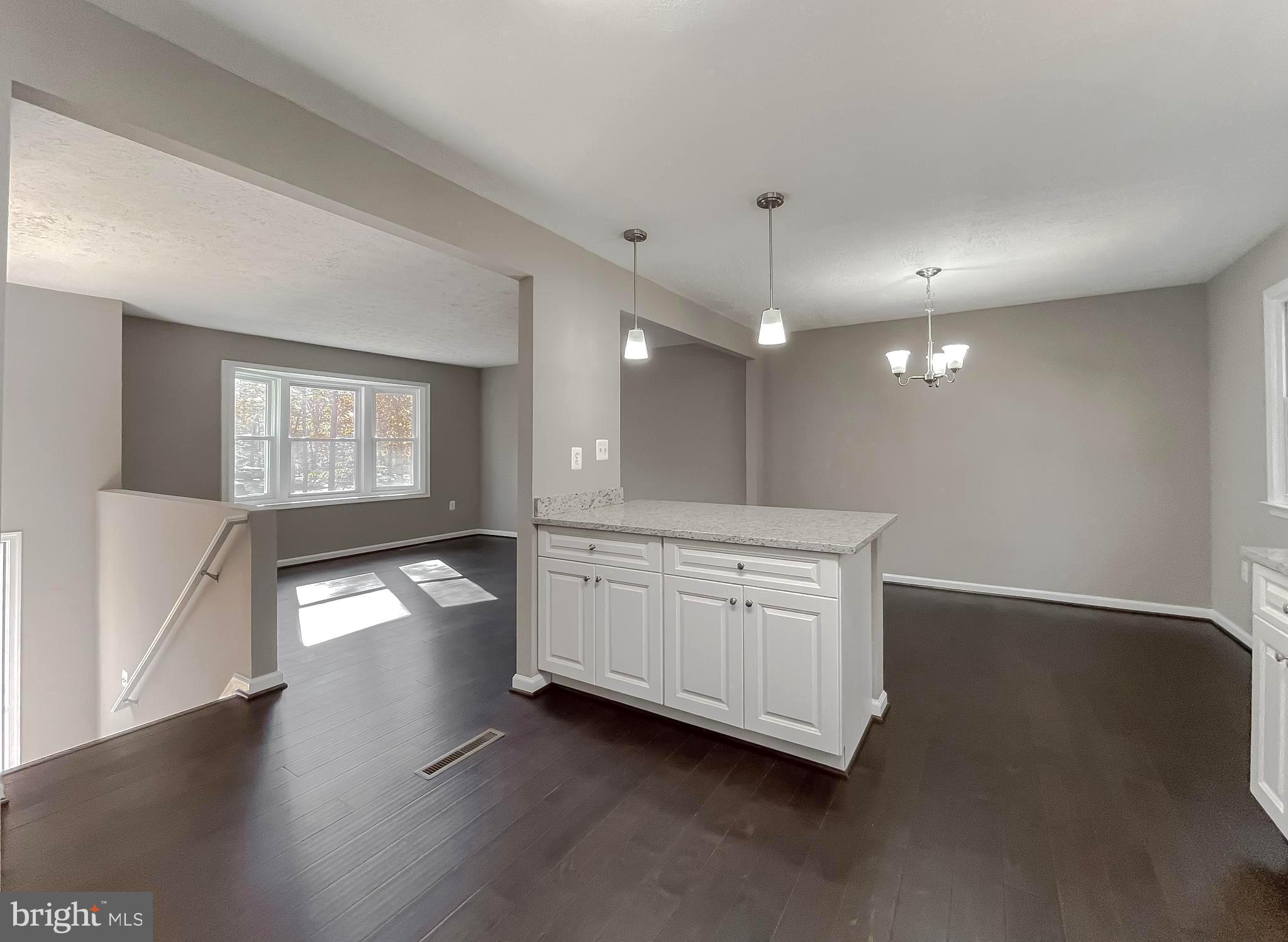 COUNTRY LAKES - Residential