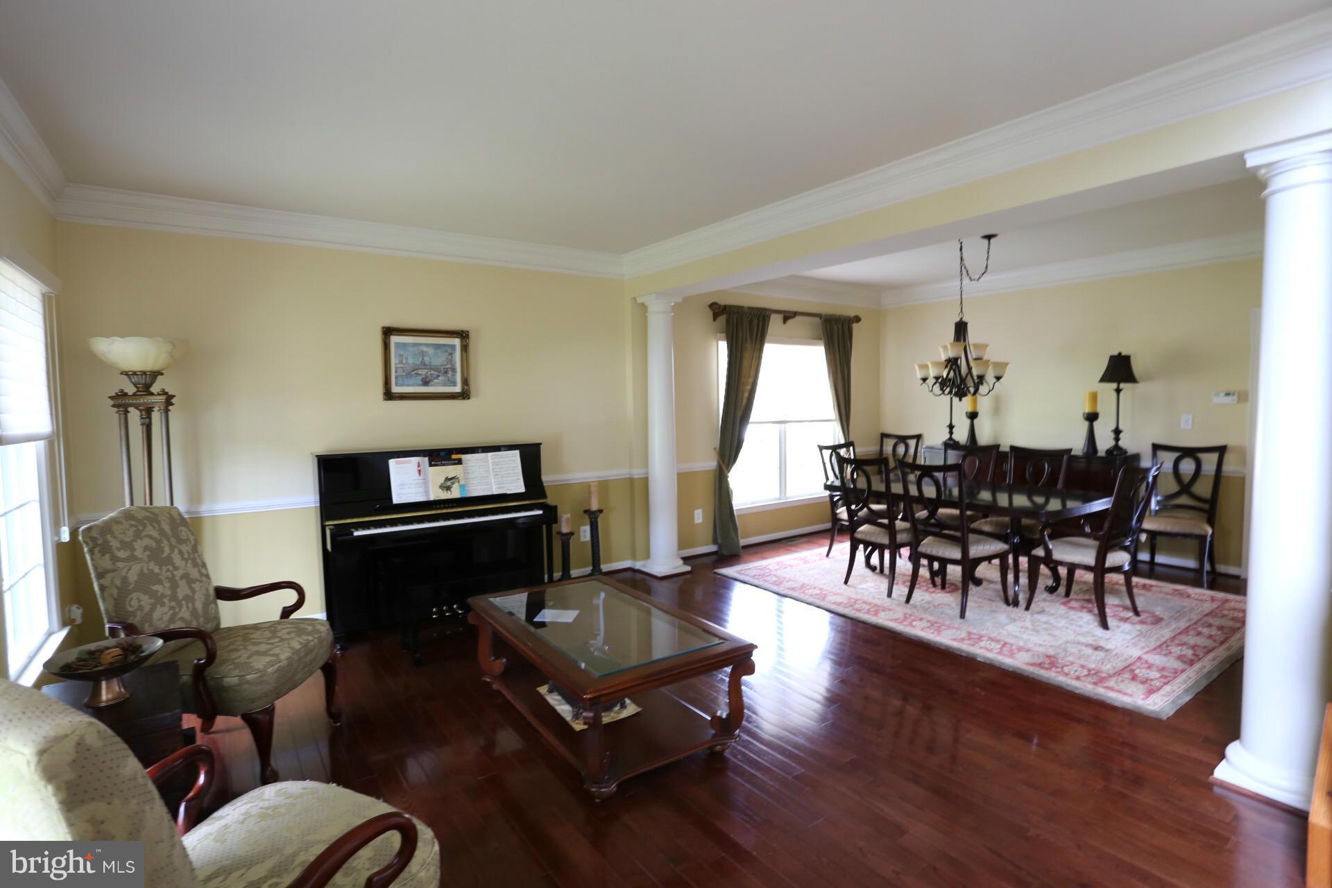 LOUDOUN VALLEY ESTATES - Residential