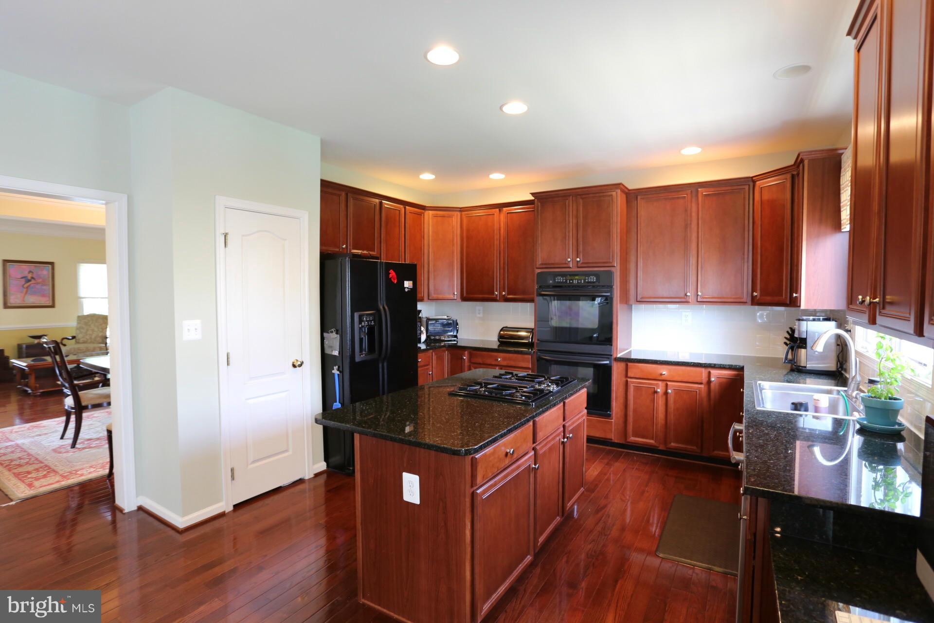 LOUDOUN VALLEY ESTATES - Residential