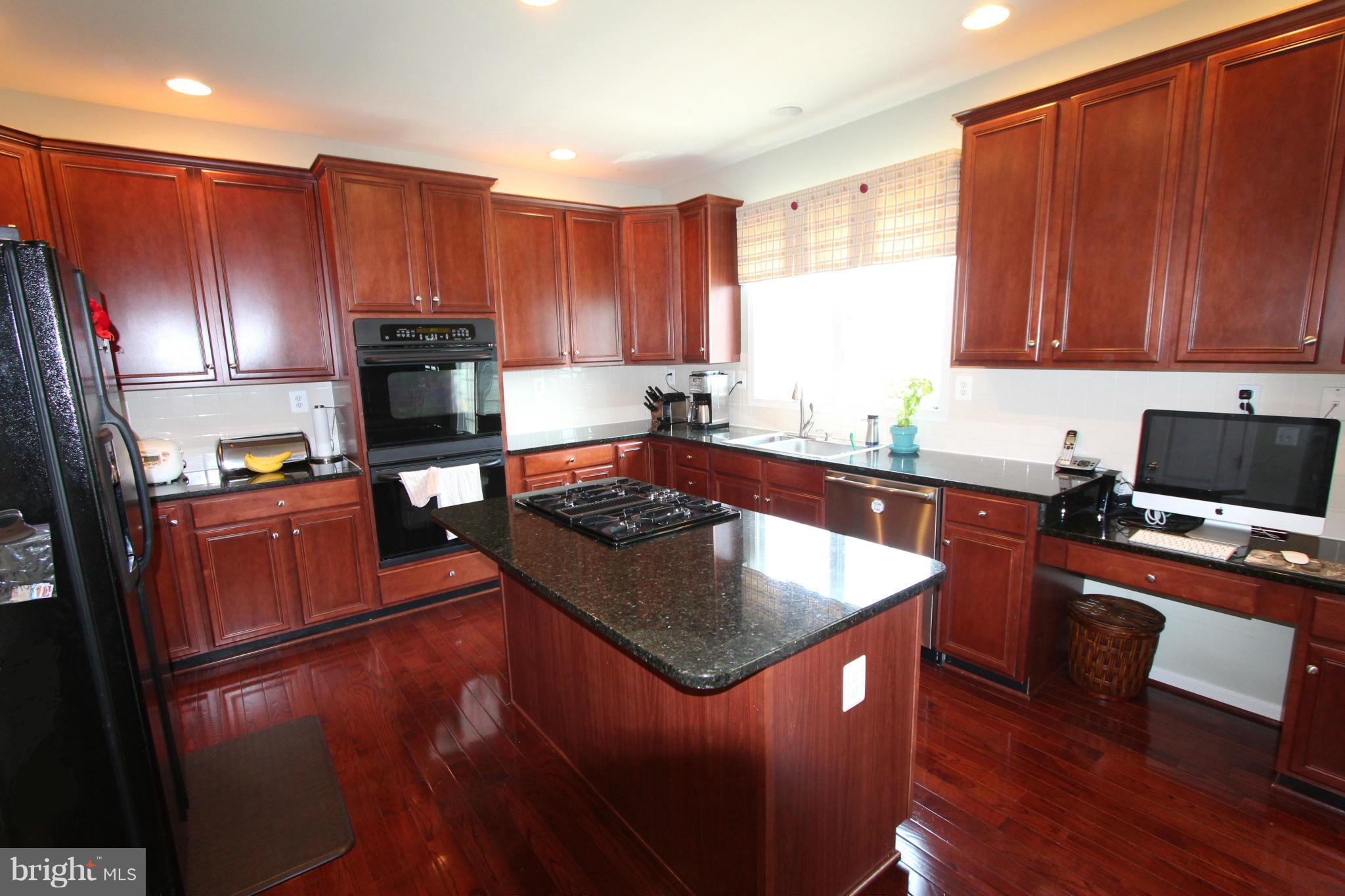 LOUDOUN VALLEY ESTATES - Residential