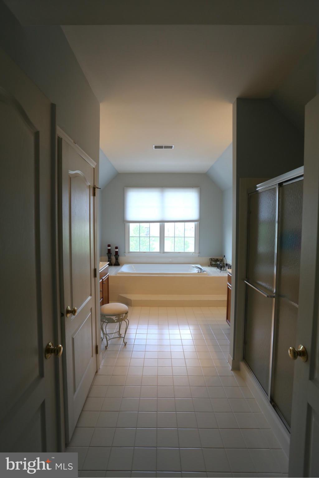 LOUDOUN VALLEY ESTATES - Residential