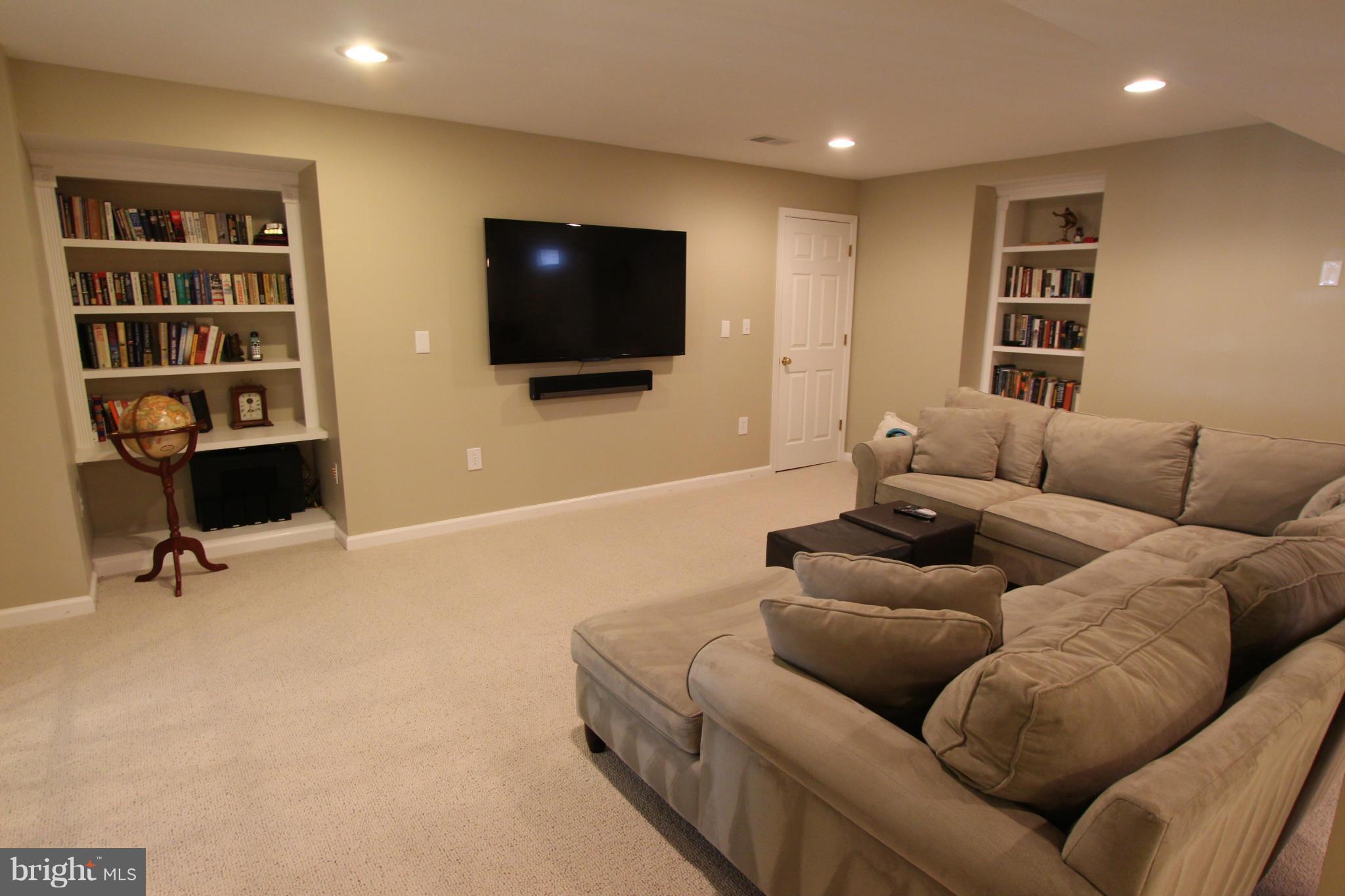 LOUDOUN VALLEY ESTATES - Residential