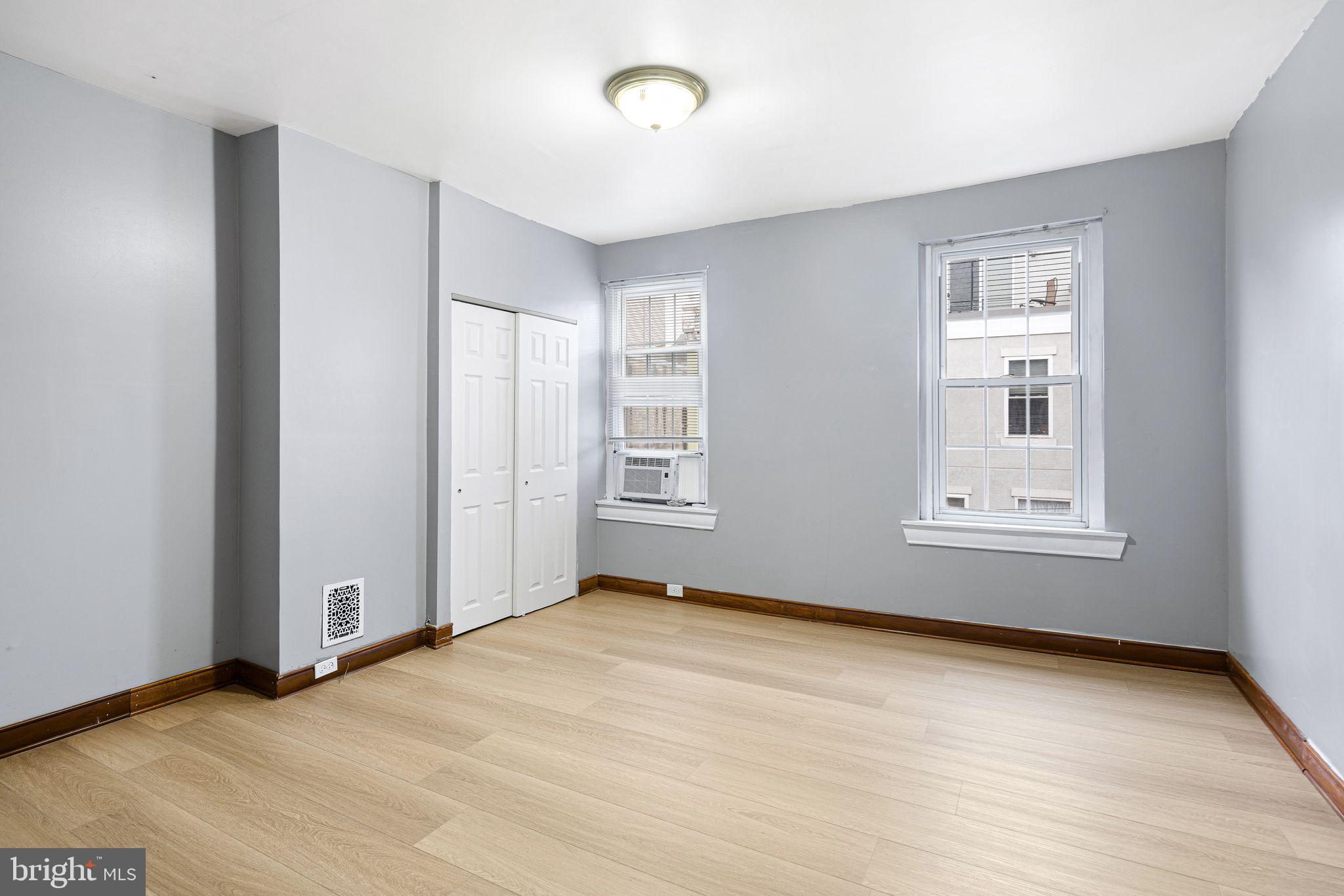 POINT BREEZE - Residential