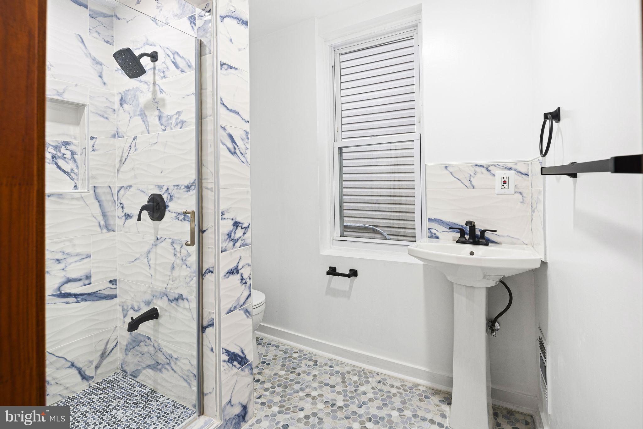 POINT BREEZE - Residential