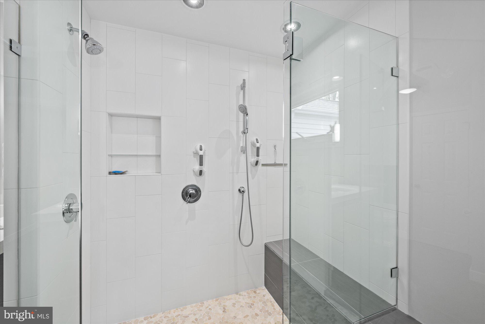 MC LEAN HUNT - Residential