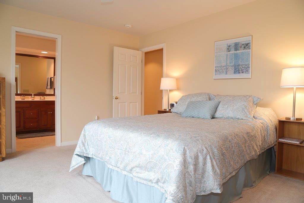 OLDE FIELD - Residential