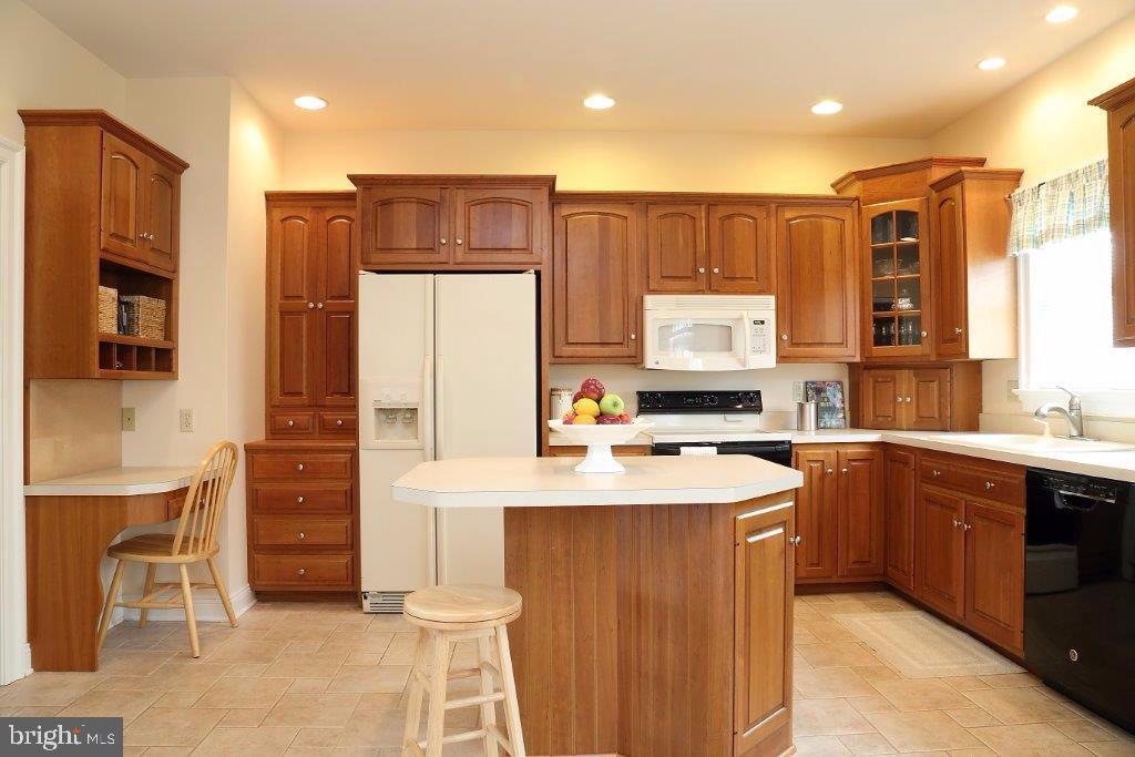 OLDE FIELD - Residential