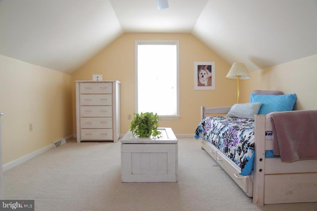 OLDE FIELD - Residential