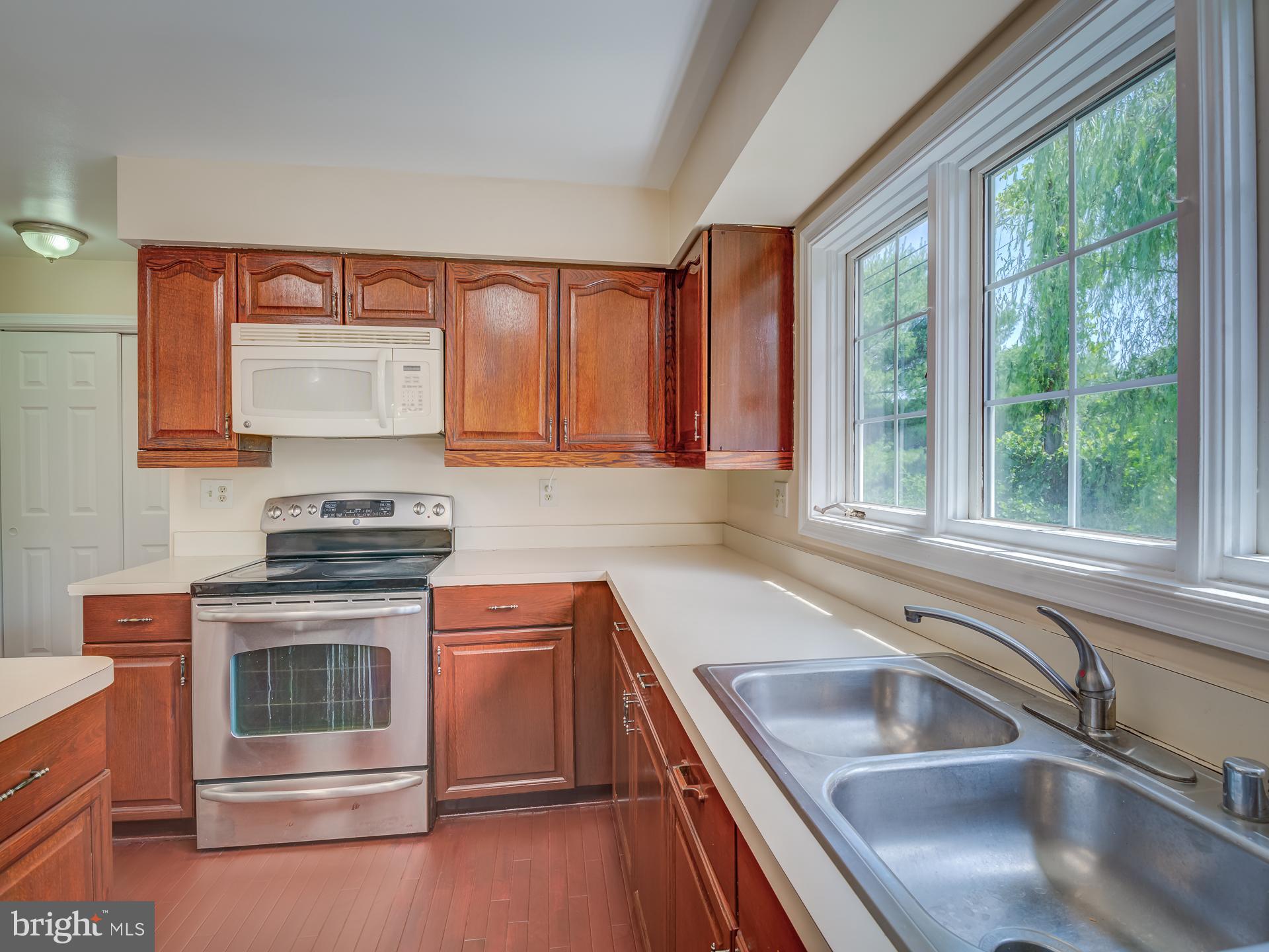 CRESTBROOK - Residential