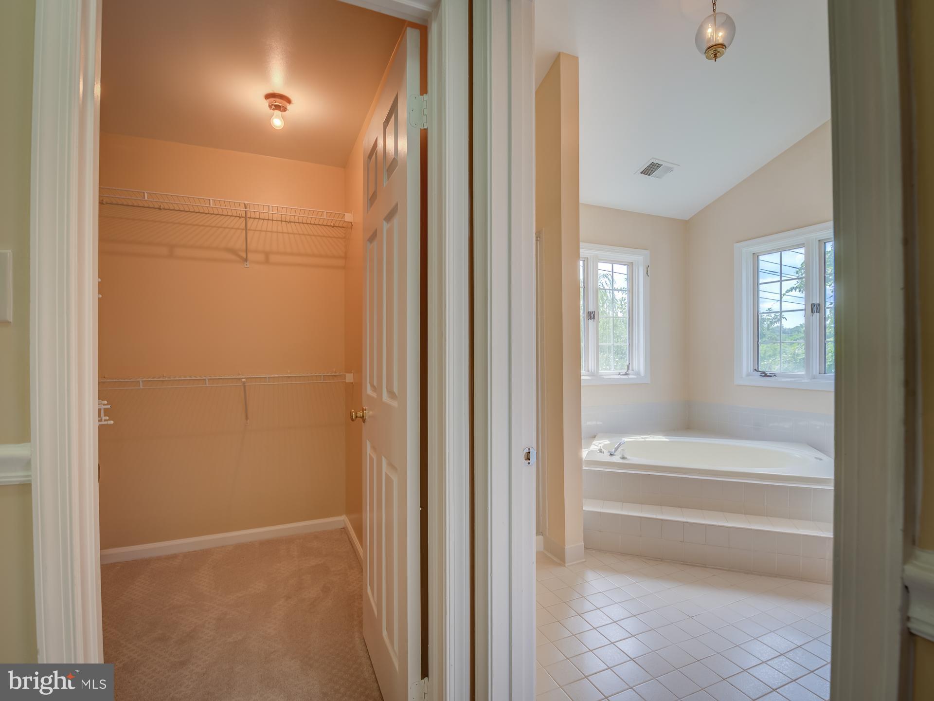 CRESTBROOK - Residential