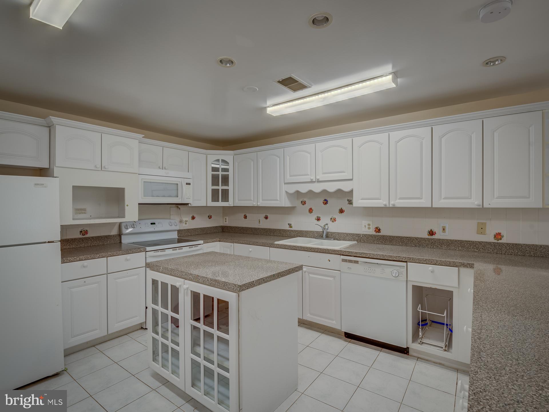 CRESTBROOK - Residential