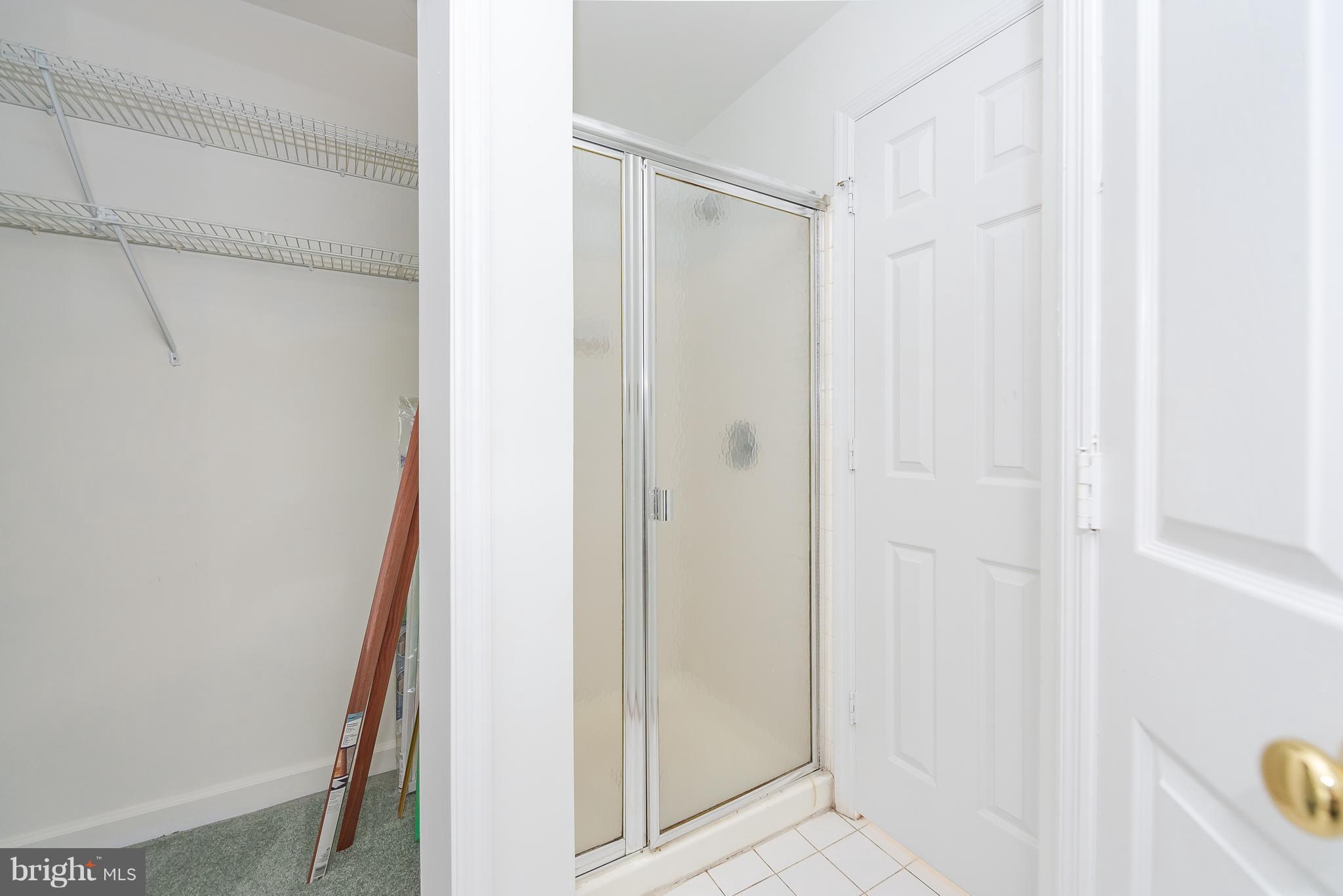 FALLS GABLE - Residential Lease