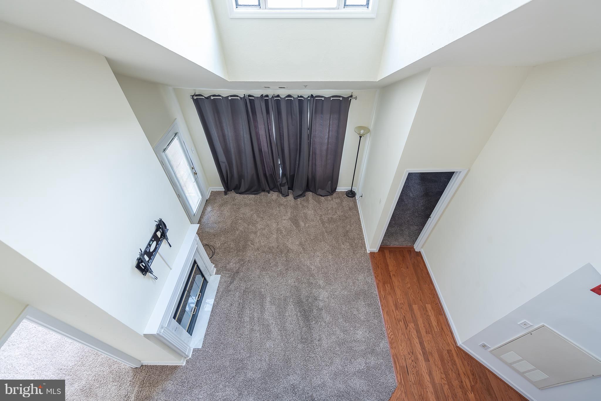 FALLS GABLE - Residential Lease