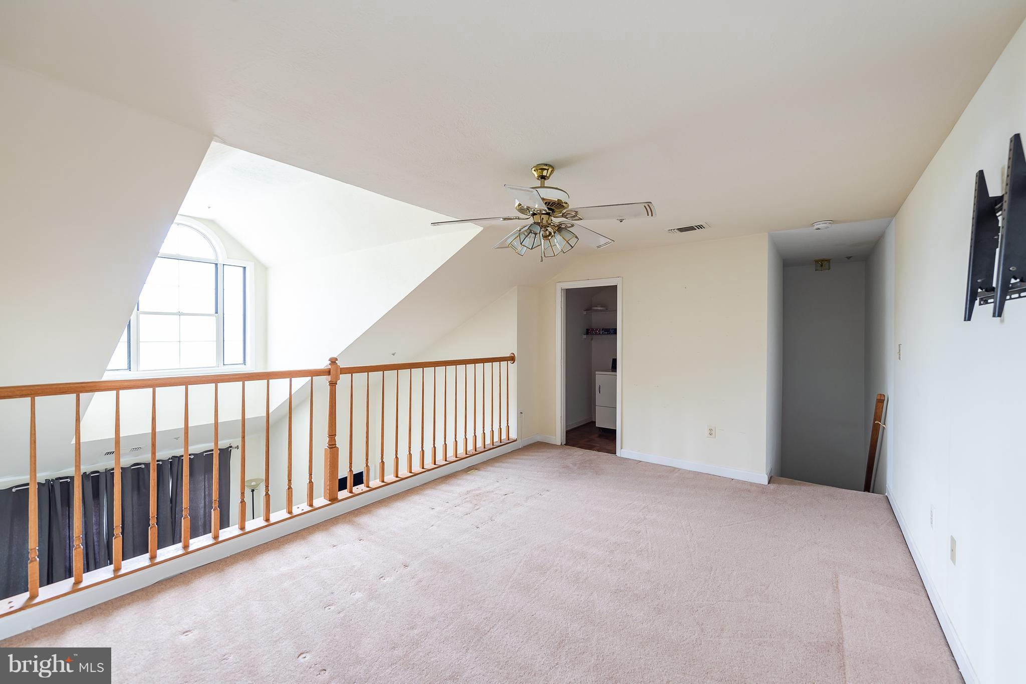 FALLS GABLE - Residential Lease