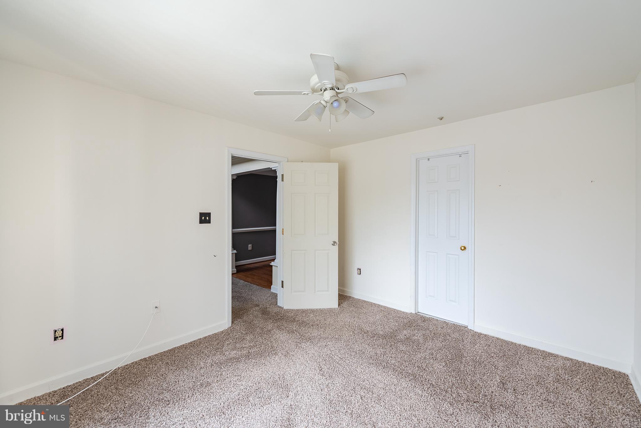 FALLS GABLE - Residential Lease