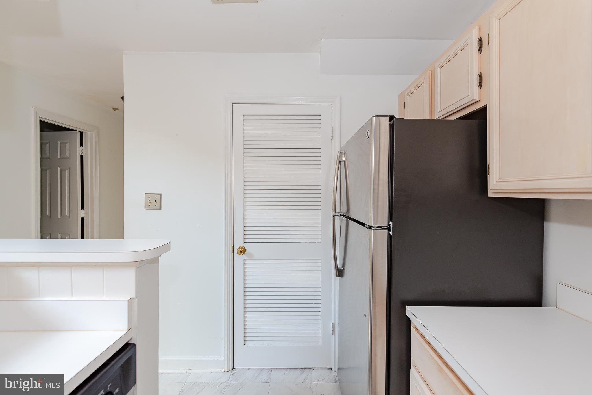 FALLS GABLE - Residential Lease