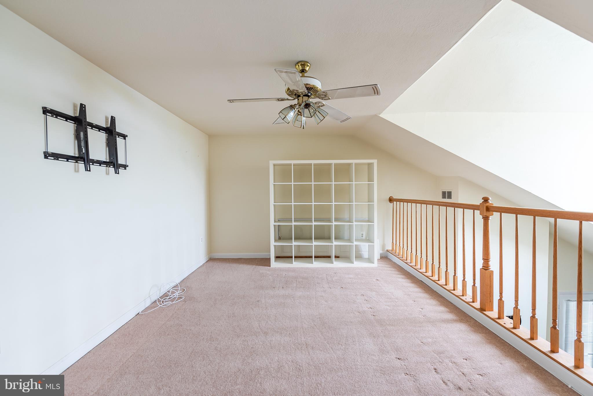 FALLS GABLE - Residential Lease