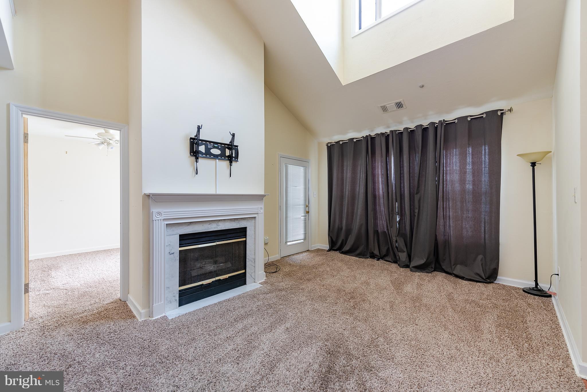 FALLS GABLE - Residential Lease