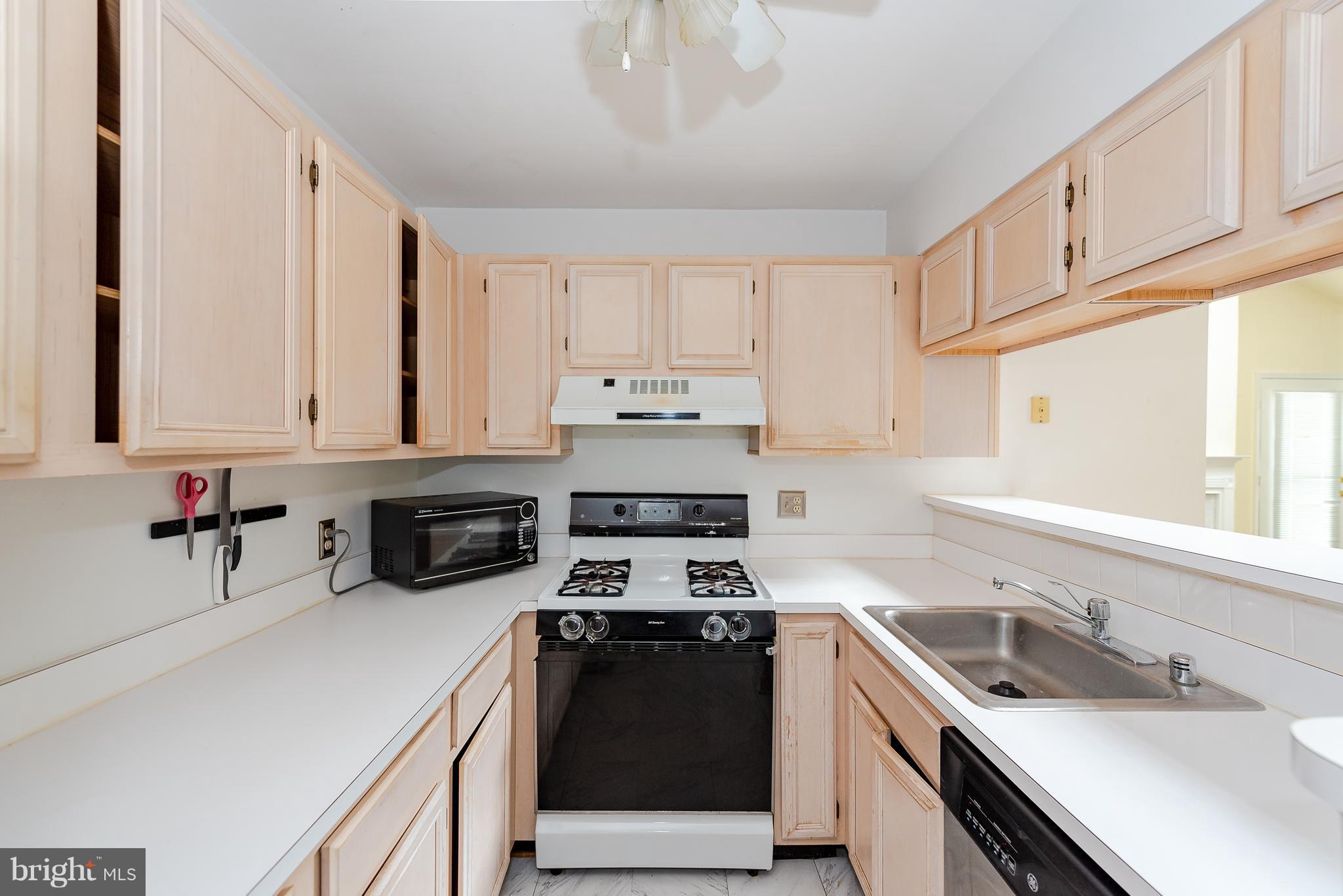 FALLS GABLE - Residential Lease