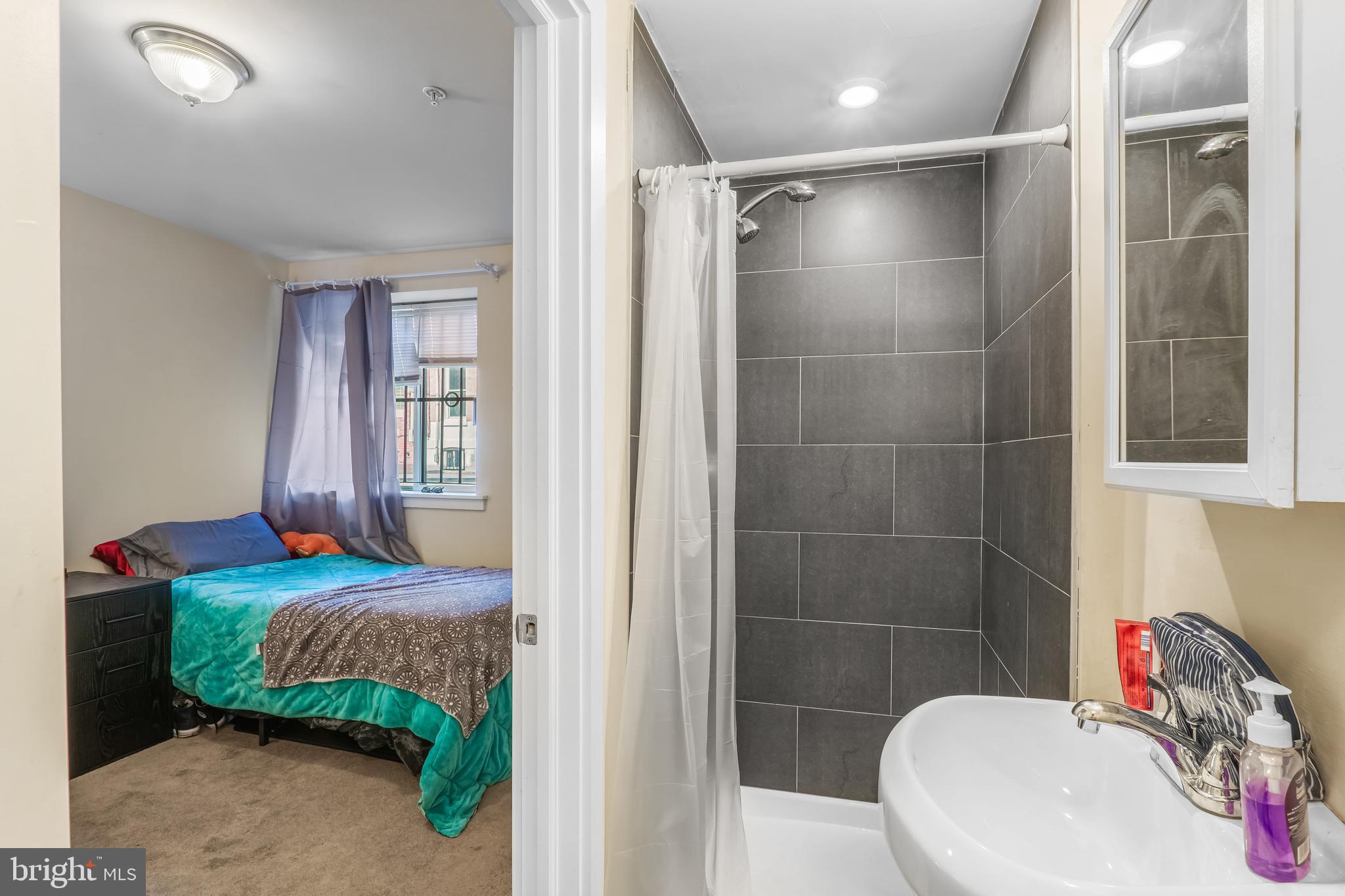 TEMPLE UNIVERSITY - Residential Lease