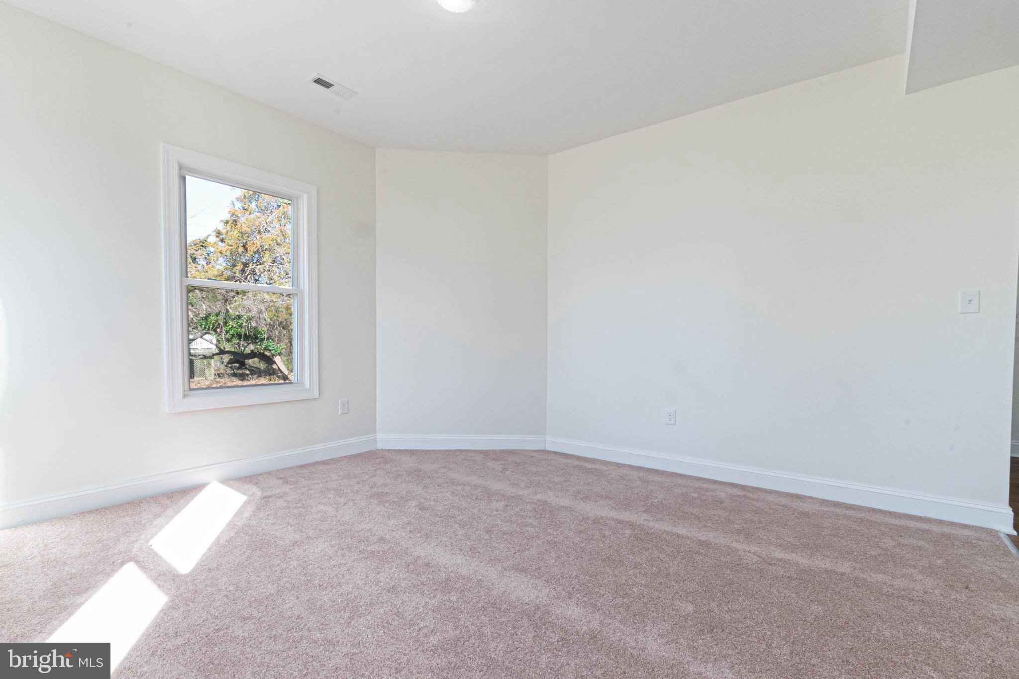 HYATTSVILLE - Residential