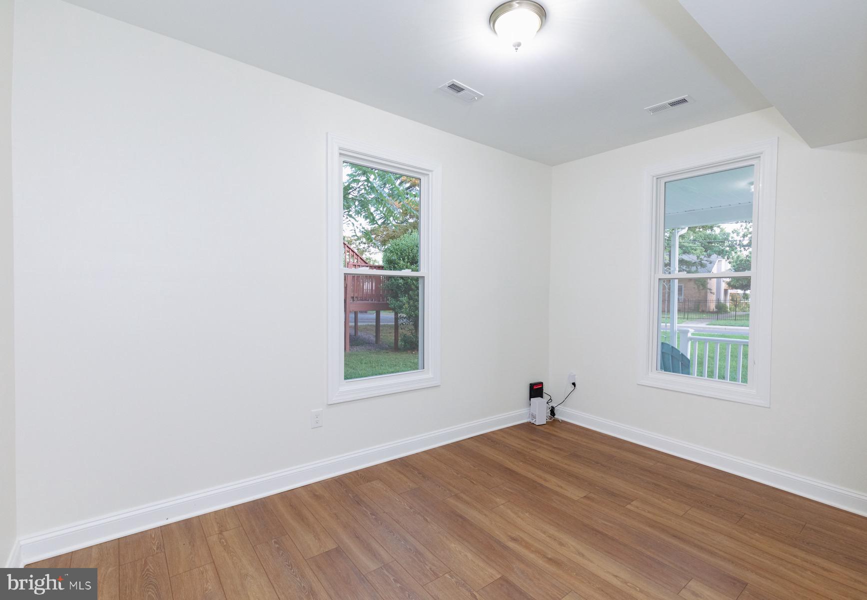 HYATTSVILLE - Residential