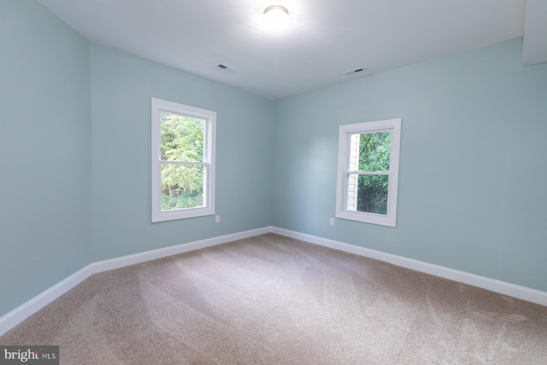 HYATTSVILLE - Residential