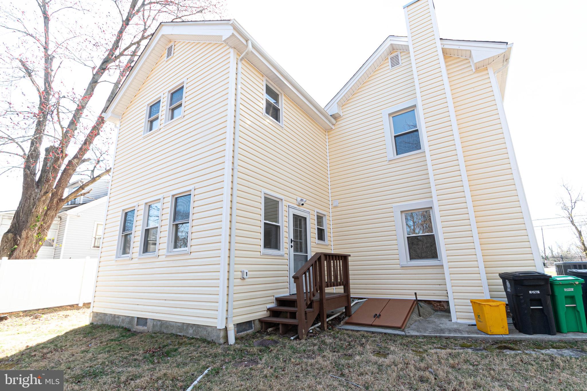 HYATTSVILLE - Residential