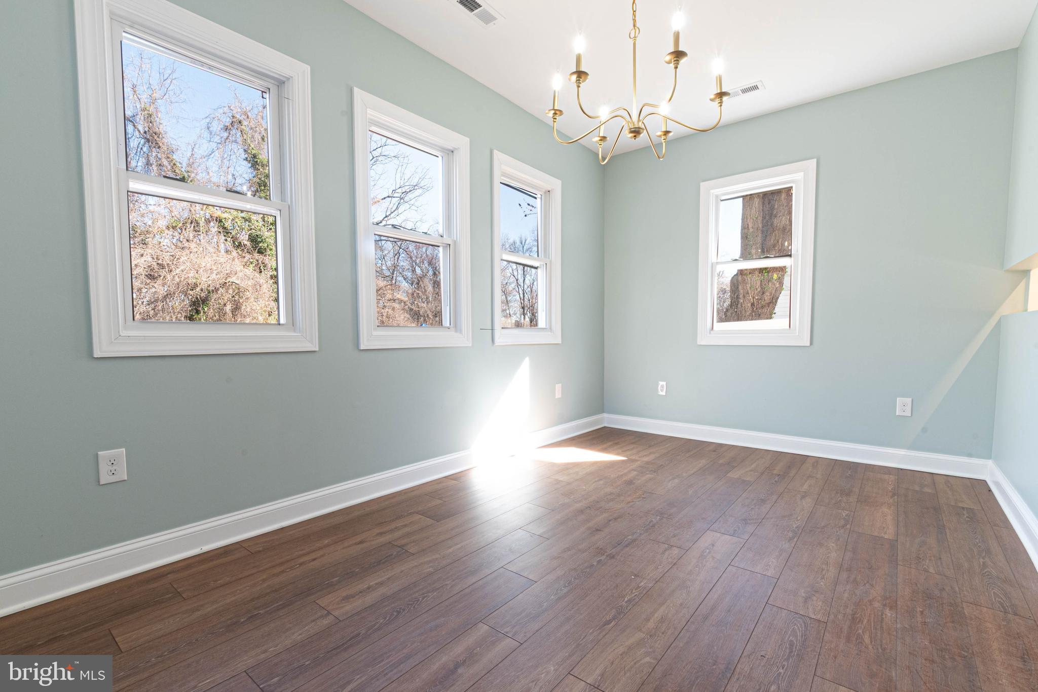 HYATTSVILLE - Residential