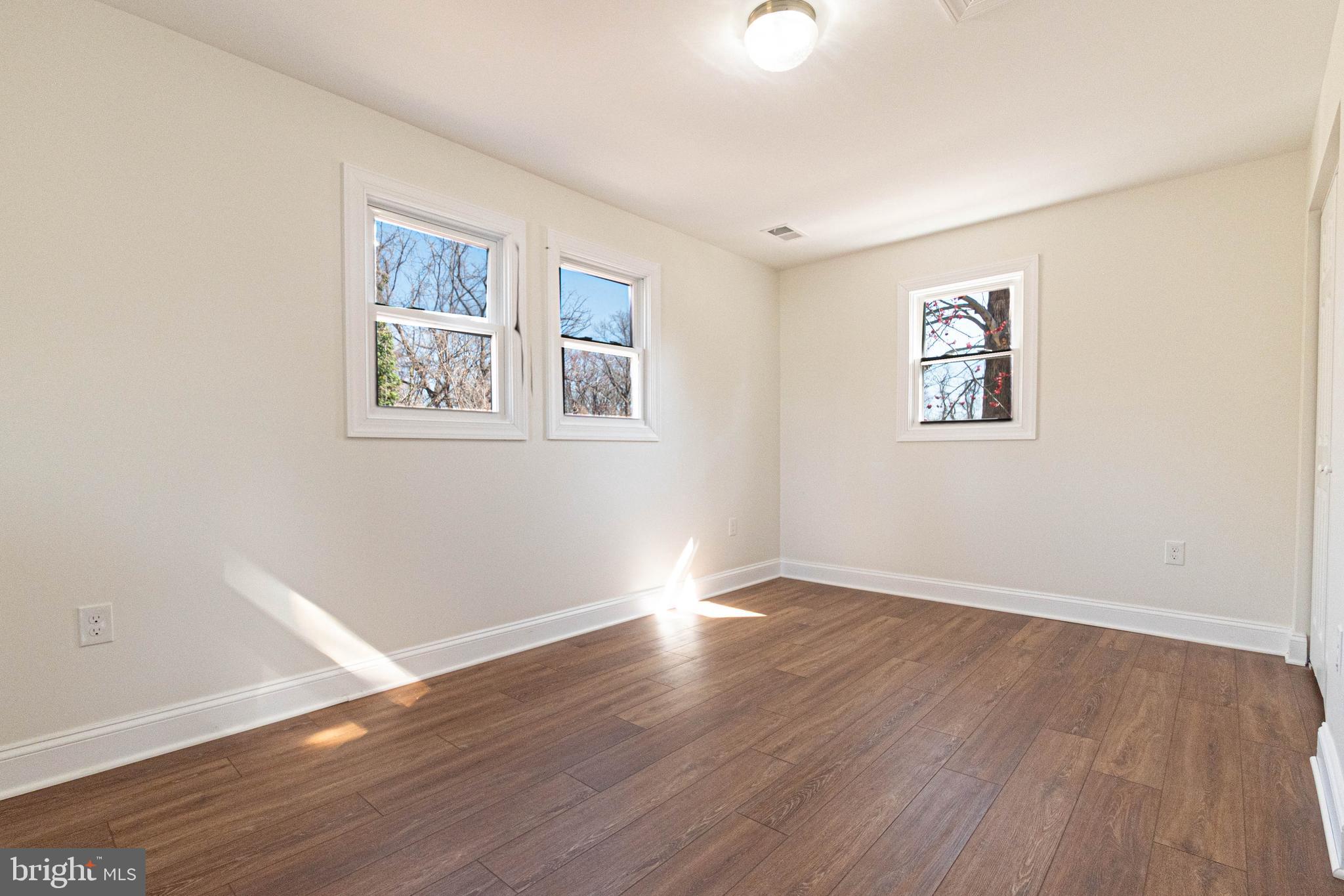 HYATTSVILLE - Residential