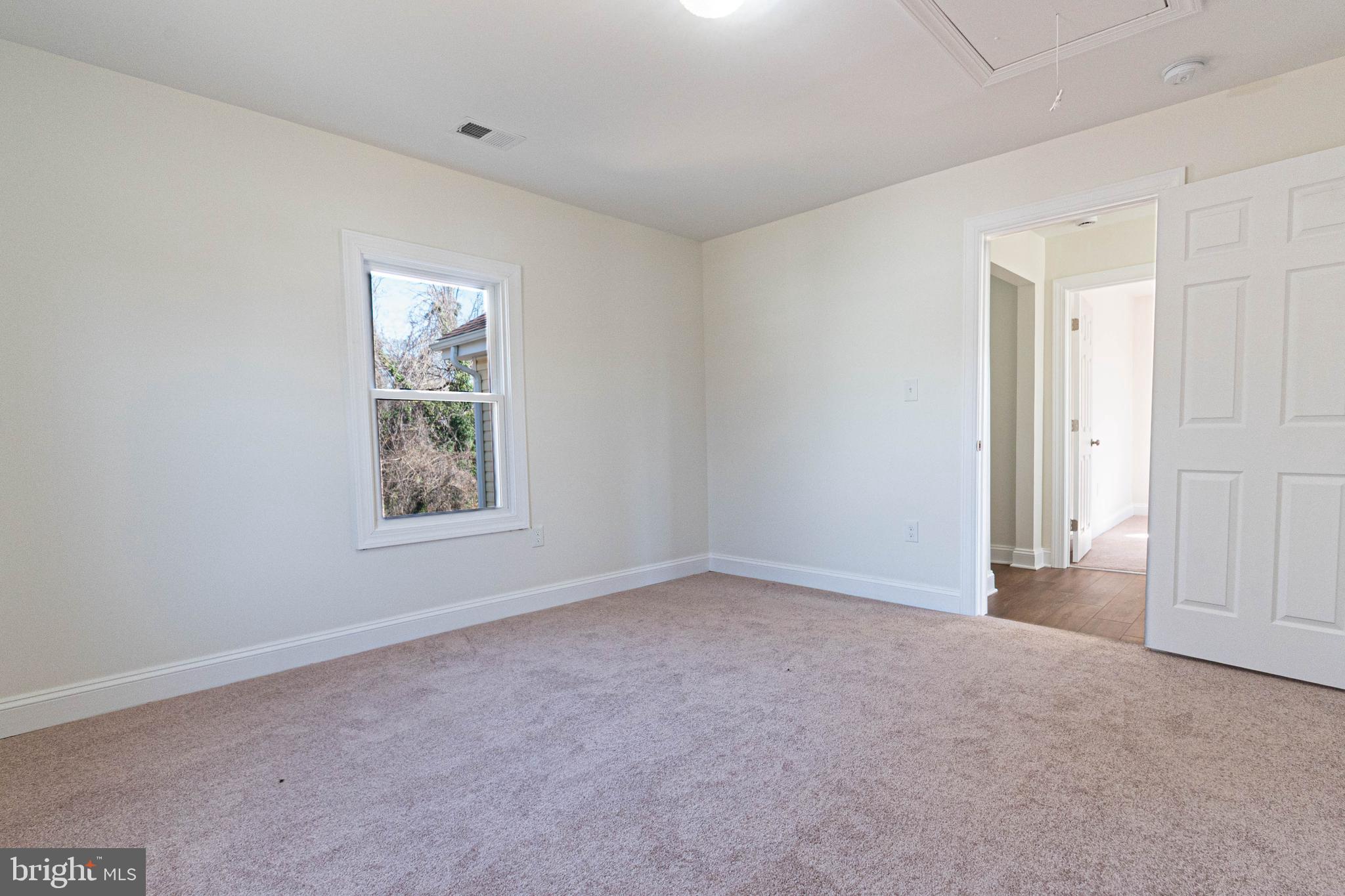 HYATTSVILLE - Residential