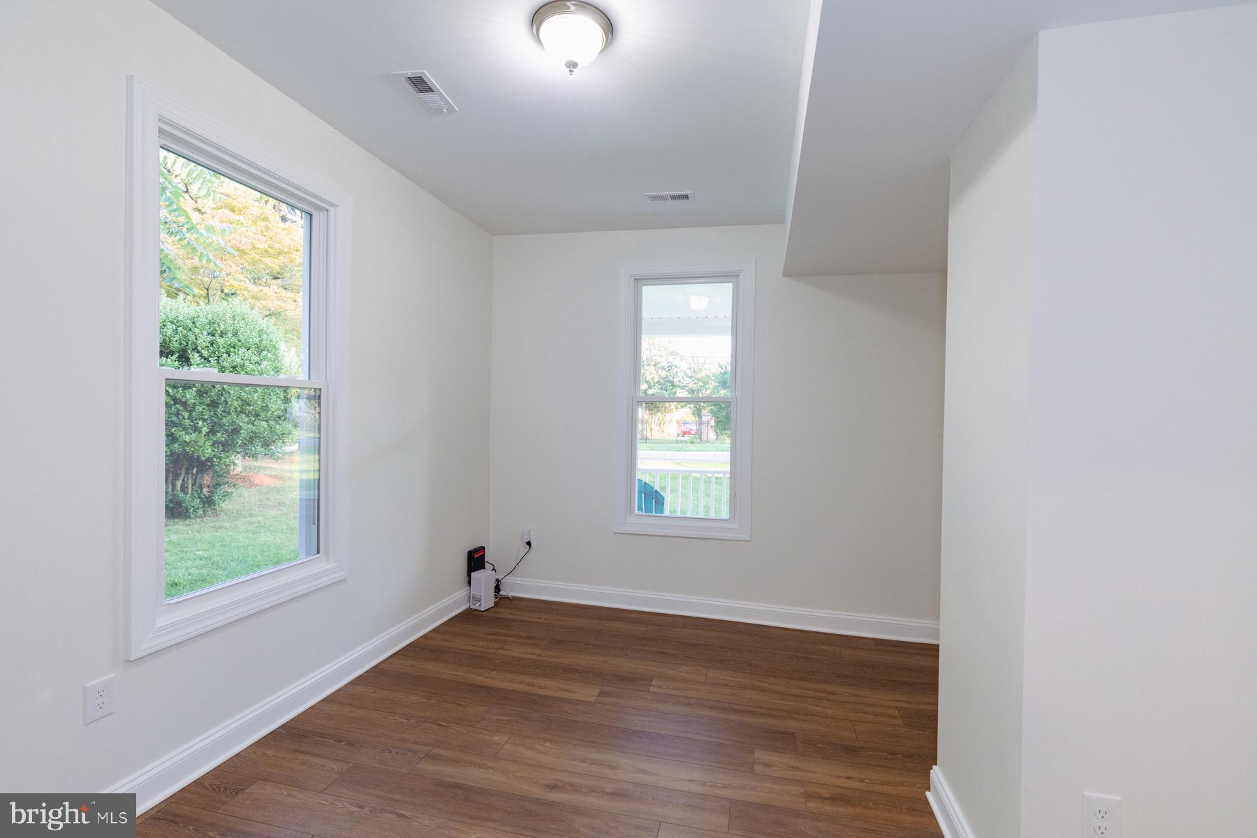 HYATTSVILLE - Residential