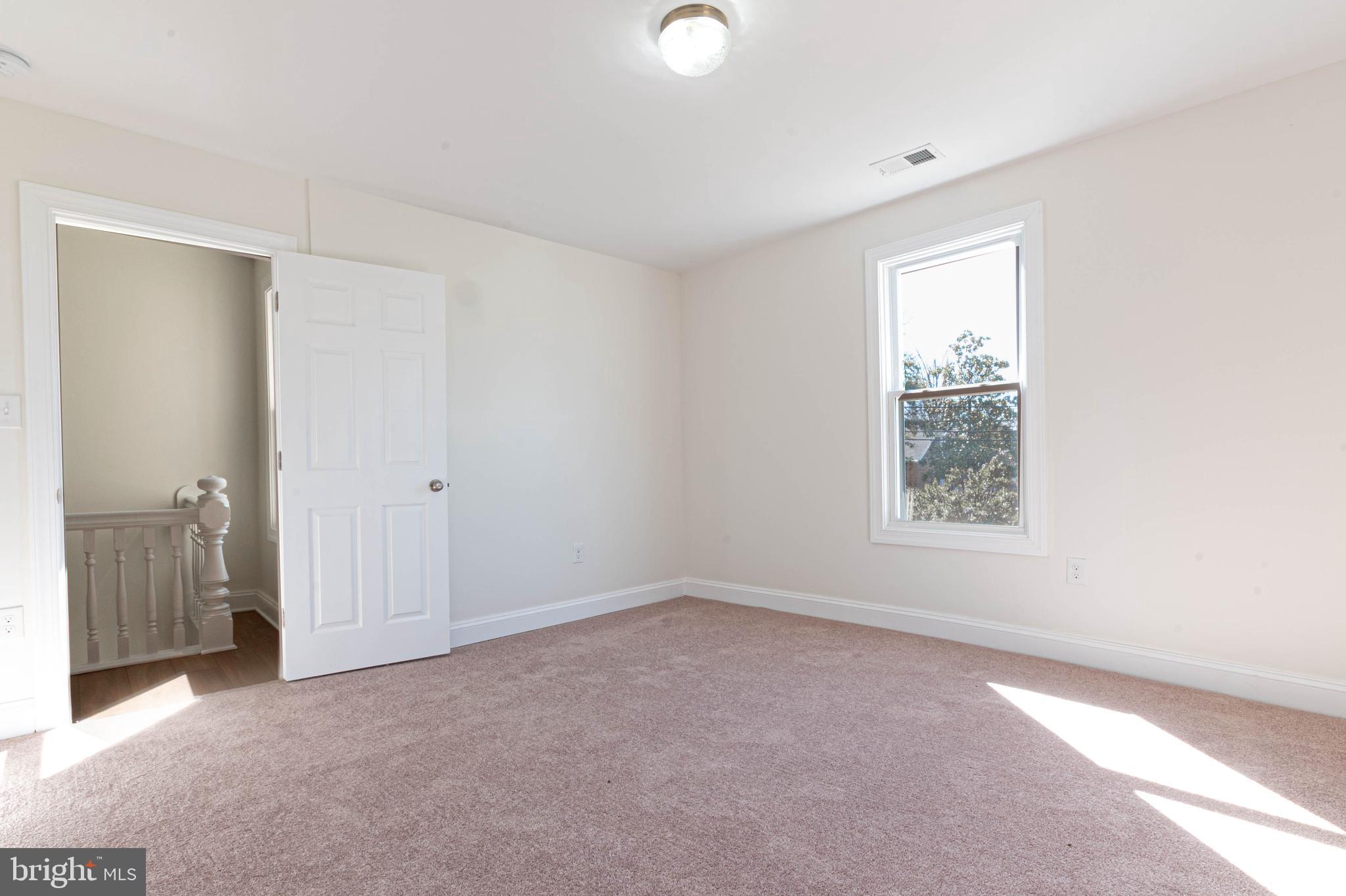 HYATTSVILLE - Residential