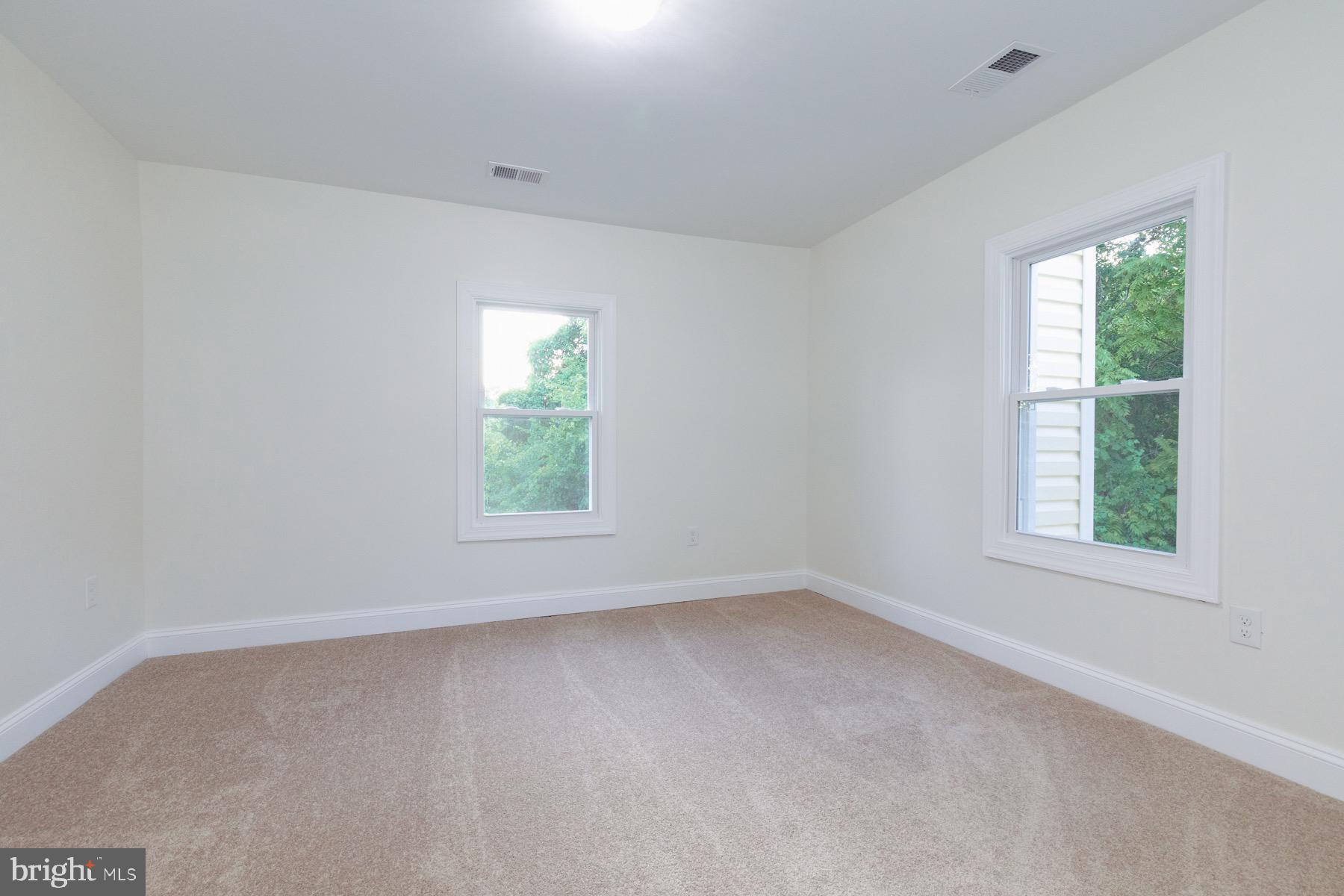 HYATTSVILLE - Residential