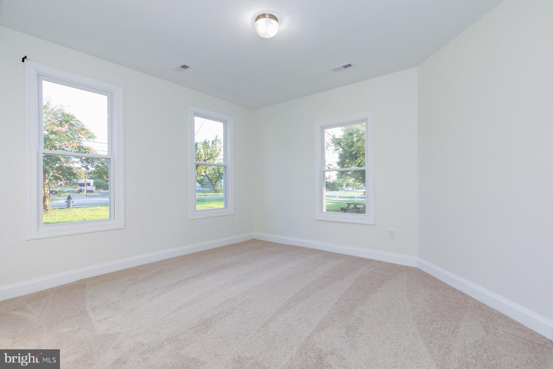 HYATTSVILLE - Residential