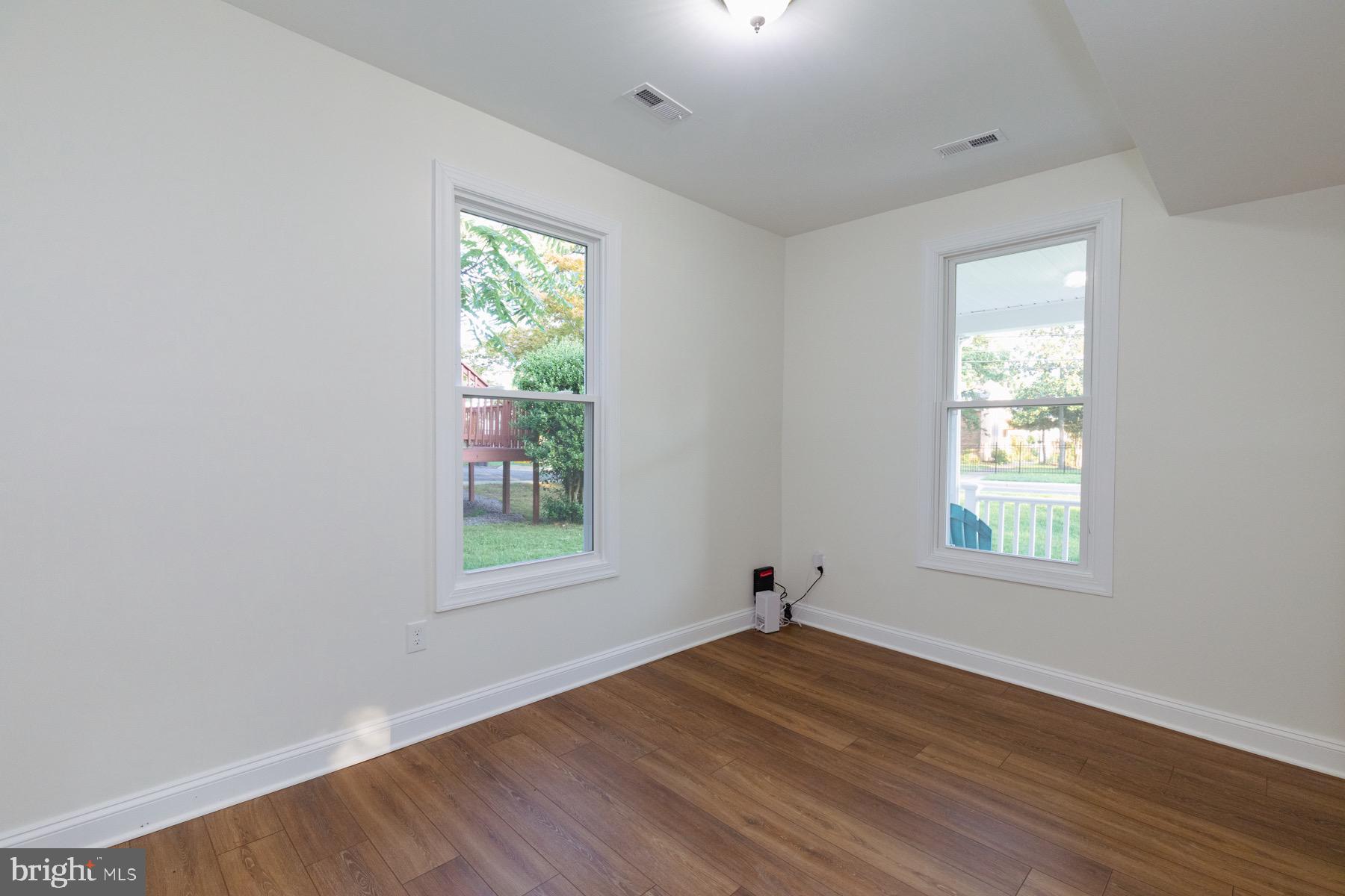 HYATTSVILLE - Residential