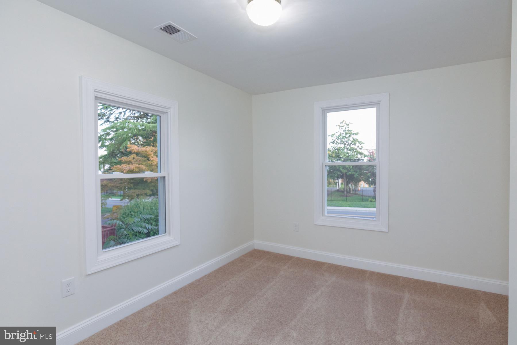 HYATTSVILLE - Residential