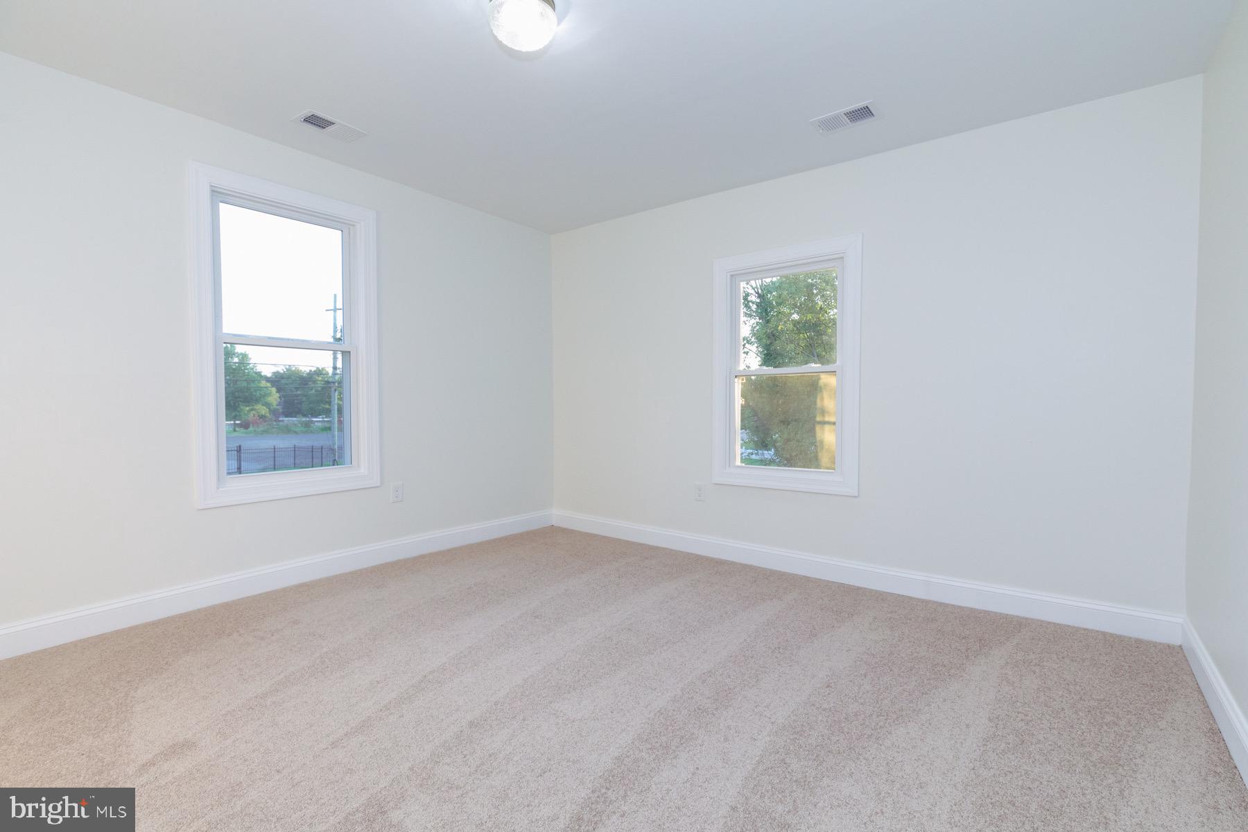 HYATTSVILLE - Residential