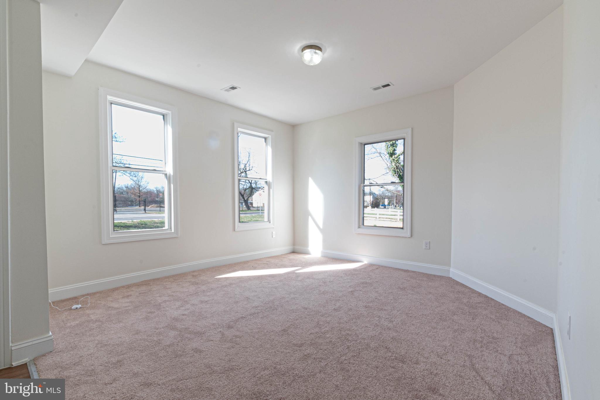 HYATTSVILLE - Residential