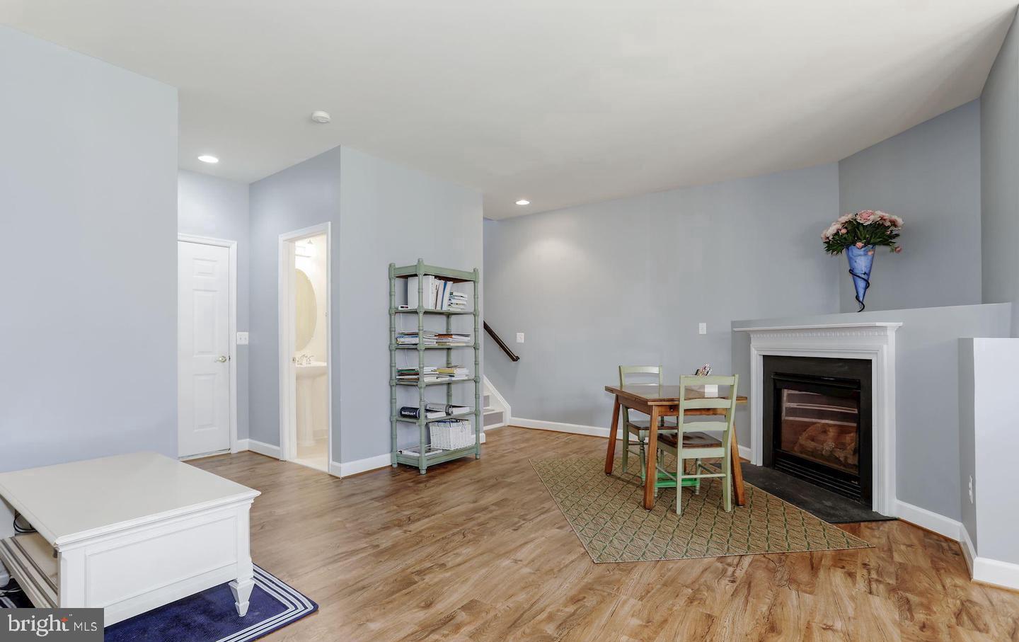 LANSDOWNE ON THE POTOMAC - Residential