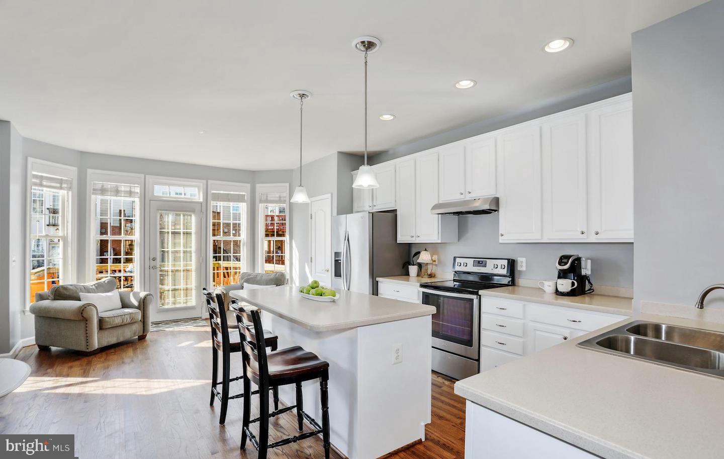 LANSDOWNE ON THE POTOMAC - Residential