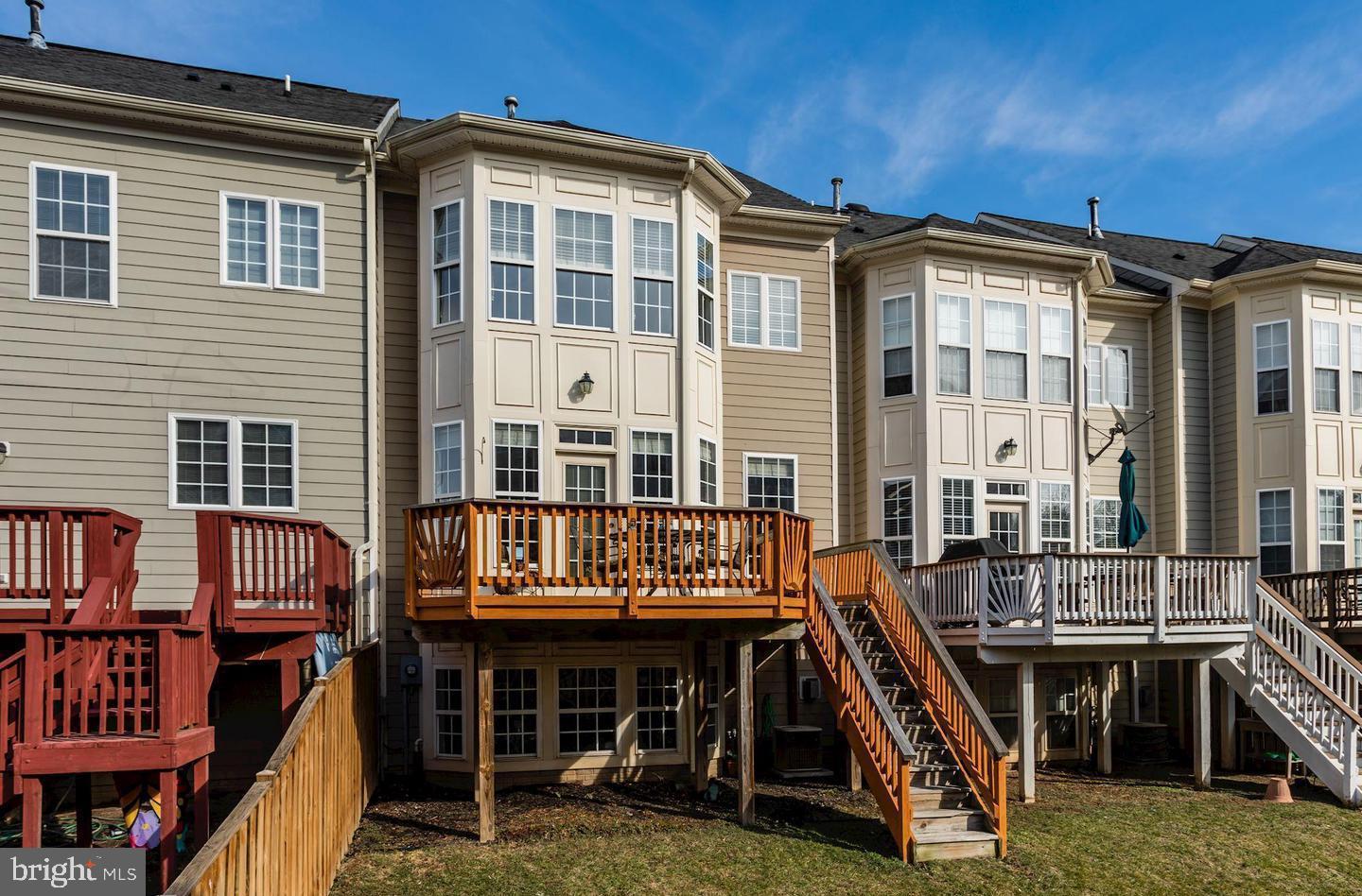 LANSDOWNE ON THE POTOMAC - Residential