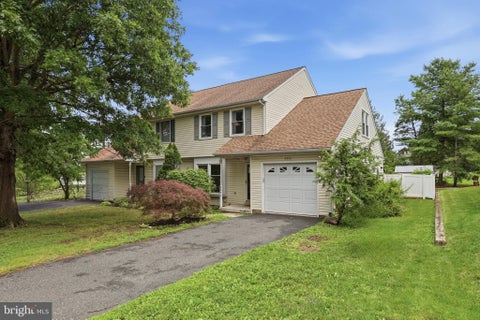 Townhouse For Sale - 2002 Clover Mill Road<br/> Bucks County, QUAKERTOWN, PA 18951