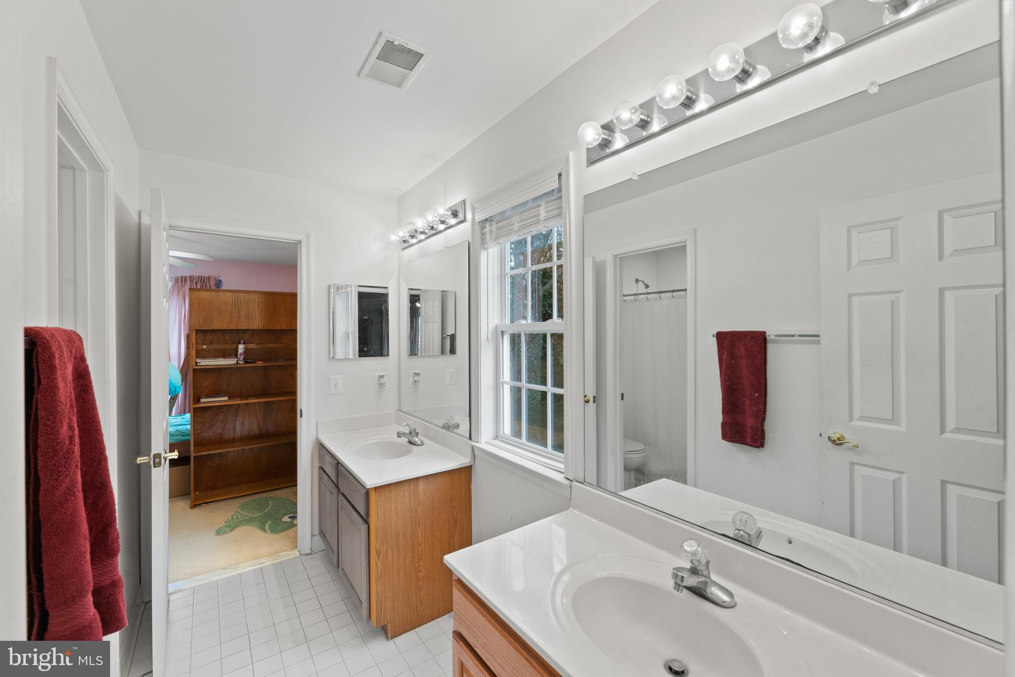 LOCH HAVEN MANOR - Residential